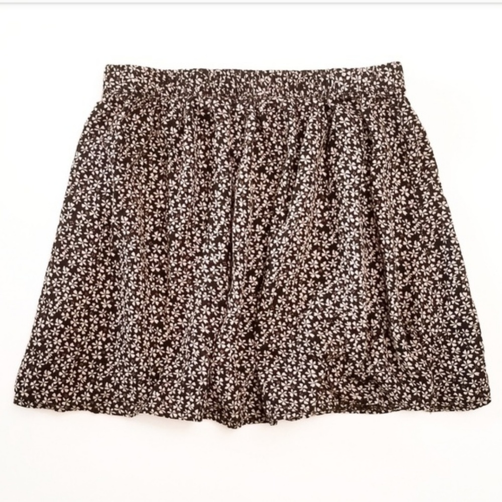 Brandy Melville mini flower skirt
